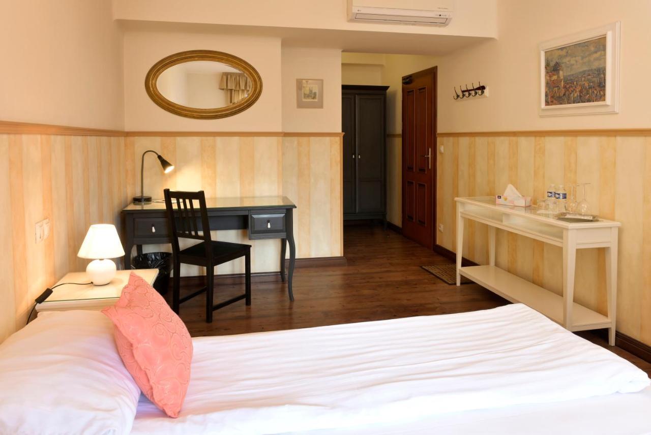 La Fresca Hotel Kromeriz Ngoại thất bức ảnh