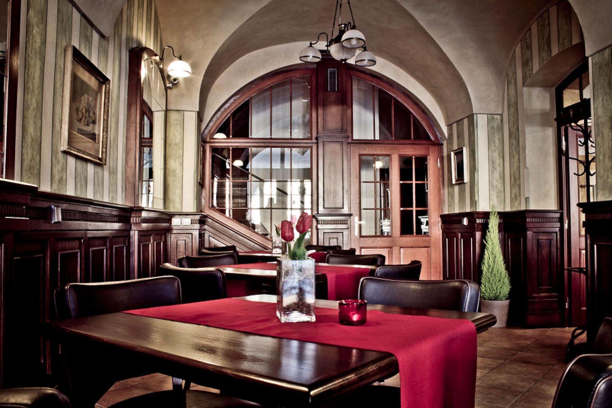 La Fresca Hotel Kromeriz Ngoại thất bức ảnh