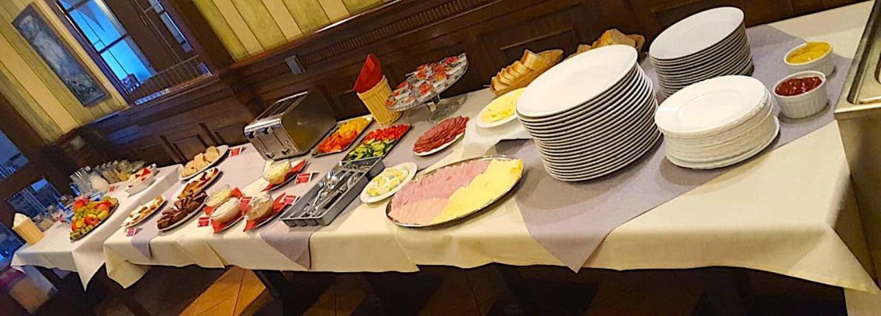 La Fresca Hotel Kromeriz Ngoại thất bức ảnh